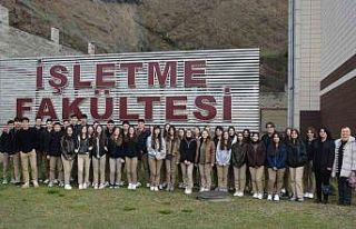 Liseli gençler Düzce Üniversitesi’nde