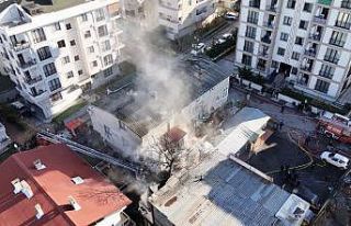 Maltepe’de patlama sesleri sonrası atölye alevlere...