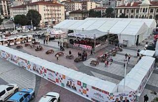 Manisa Büyükşehir Belediyesi 160 bin kişilik iftar...