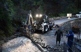Manisa’da muhtemel taşkınlara karşı ekipler...