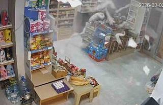 Market dolabı bomba gibi patladı: Korku dolu anlar...