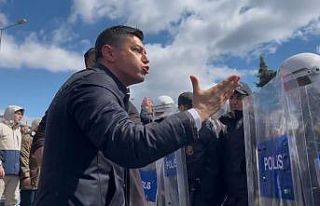 Marmaris Belediye Başkanı Acar Ünlü, kamu görevlisine...