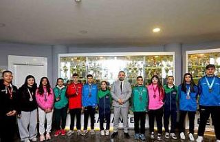 Mavi-beyazlı sporculardan ilk 40 günde 71 yeni madalya