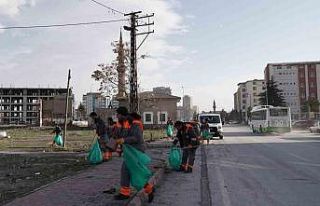 Melikgazi’de şiddetli rüzgarın etkileri temizlendi