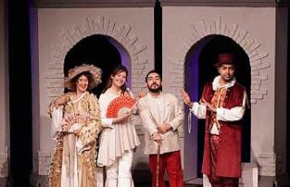 Merkezefendi Kent Tiyatrosu yeni oyunu ‘Biz Aşık...