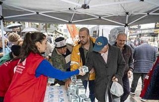 Mersin’de Berat Kandilinde 15 bin kandil simidi...