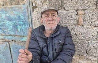 Metruk evde yalnız yaşayan yaşlı adam yaşam mücadelesi...