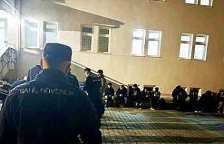 Milas’ta biri çocuk 33 düzensiz göçmen yakalandı