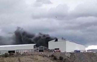 Milas’ta fabrika inşaatında yangın