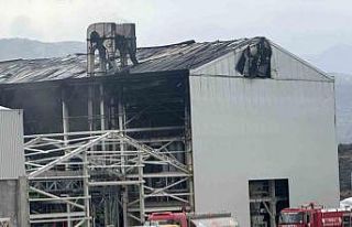 Milas’ta fabrika inşaatındaki yangın kontrol...