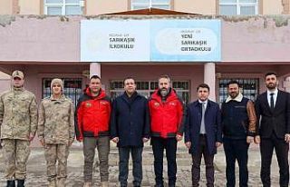 "Minik Eller Üşümesin" diye yola çıktılar