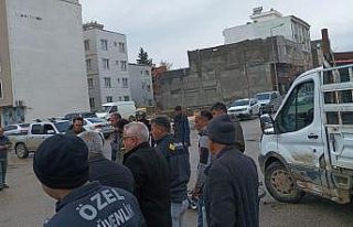 Motosikletle kamyonet çarpıştı: 2 yaralı