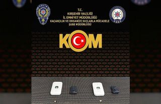 Mucur’da ehliyet sınavında kopya düzeneği ele...