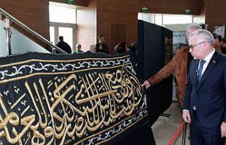 Mukaddes Emanetler Sergisi Sivas’ta Ziyarete Açıldı