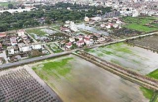 Nazilli’de mahalle sular altında kaldı, ekipler...