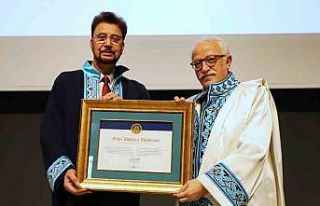 NEÜ’de Afzal Khan’a Fahri Doktora Payesi tevcih...