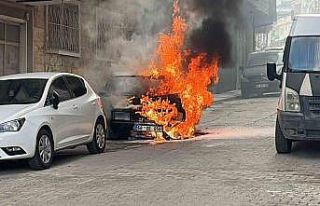 Nevşehir’de park halindeki otomobil yandı