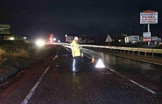 Nevşehir’de yolda oluşan çukurlar, 5 aracı yolda...