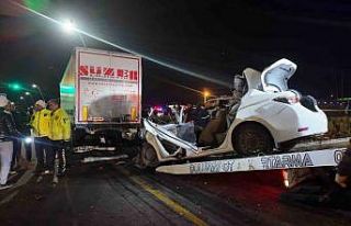Niğde’de feci kaza: Tıra çarpan otomobilin sürücüsü...