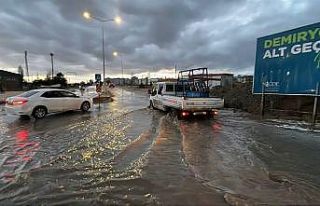 Niğde’de sağanak ve fırtına etkili oldu