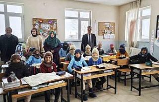 Niğdeli kadınlar Ahlatlı köy çocuklarının içini...