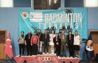 Niğdeli veteran badmintonculardan 14 madalya