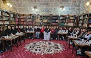 Öğrenciler Aksaray’daki okuma sohbetinde bir araya...