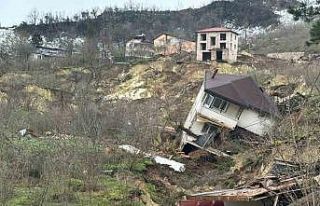 Ordu’da heyelan: Evler yıkıldı, yol çöktü