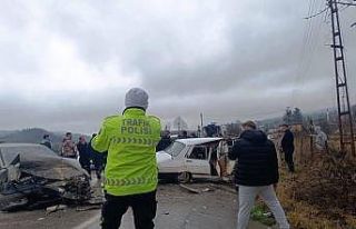 Ordu’da iki otomobil çarpıştı: 2 yaralı