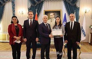 Örnek güvenlik görevlisine Başkan Bozbey’den...