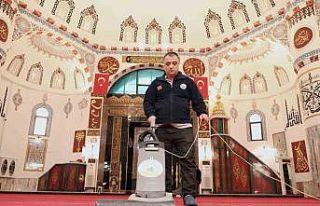 Osmangazi’de camiler Ramazan’a özenle hazırlandı