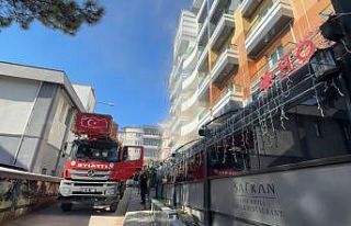Otel yangınında mahsur kalan 8 kişi kurtarıldı