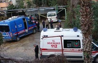 Otelin otoparkında bir kişi başından vurulmuş...