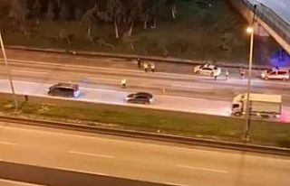 Otoyolda karşıya geçmeye çalıştı, tırın altında...