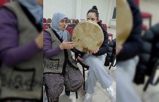 Pazarlar’da halk oyunları kursunda seslendirilen...