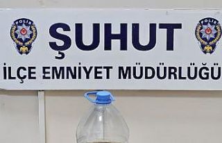 Polis iş yerine yaptığı baskında ruhsatsız silah...