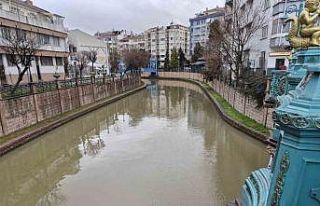 Porsuk Çayı kahverengi tonuna büründü