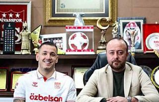 Rey Manaj yeniden Sivasspor’da