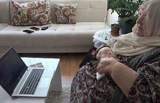 Sabahat ninenin ördüğü bereler Mehmetçik’in...