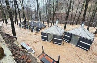 Sağanak Mersin’i vurdu: Dereler taştı, restoran...