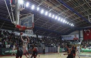 Sakarya Büyükşehir Basketbol liderliğini sürdürdü