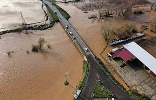 Salihli’de sel felaketi: Köprü yıkıldı, nehir...