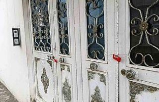 Şanlıurfa’da istinat duvarı yıkılan binanın...