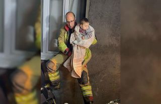 Selde mahsur kalan 11 kişilik aileyi itfaiye kurtardı