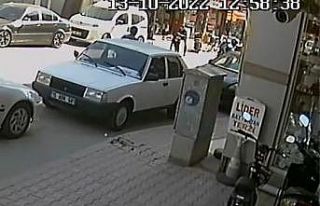 Silah çekmeye çalıştığı jandarmanın dikkati...