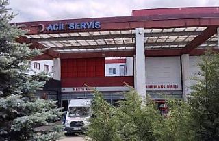 Silahını temizlerken kendini vuran polis, hastanede...