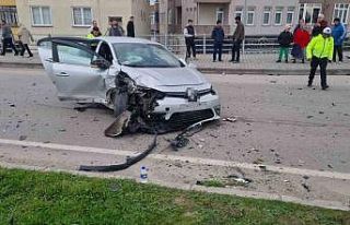 Sinop’ta otomobiller çarpıştı: 3 yaralı