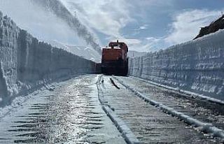 Şırnak’ta 70 gündür kapalı olan belde yolunun...