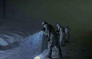 Soğuk ve kara rağmen Mehmetçik görevde