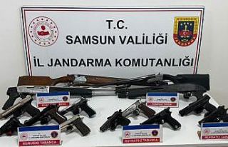 Sosyal medyada silahla ateş eden 6 kişi silahlarıyla...